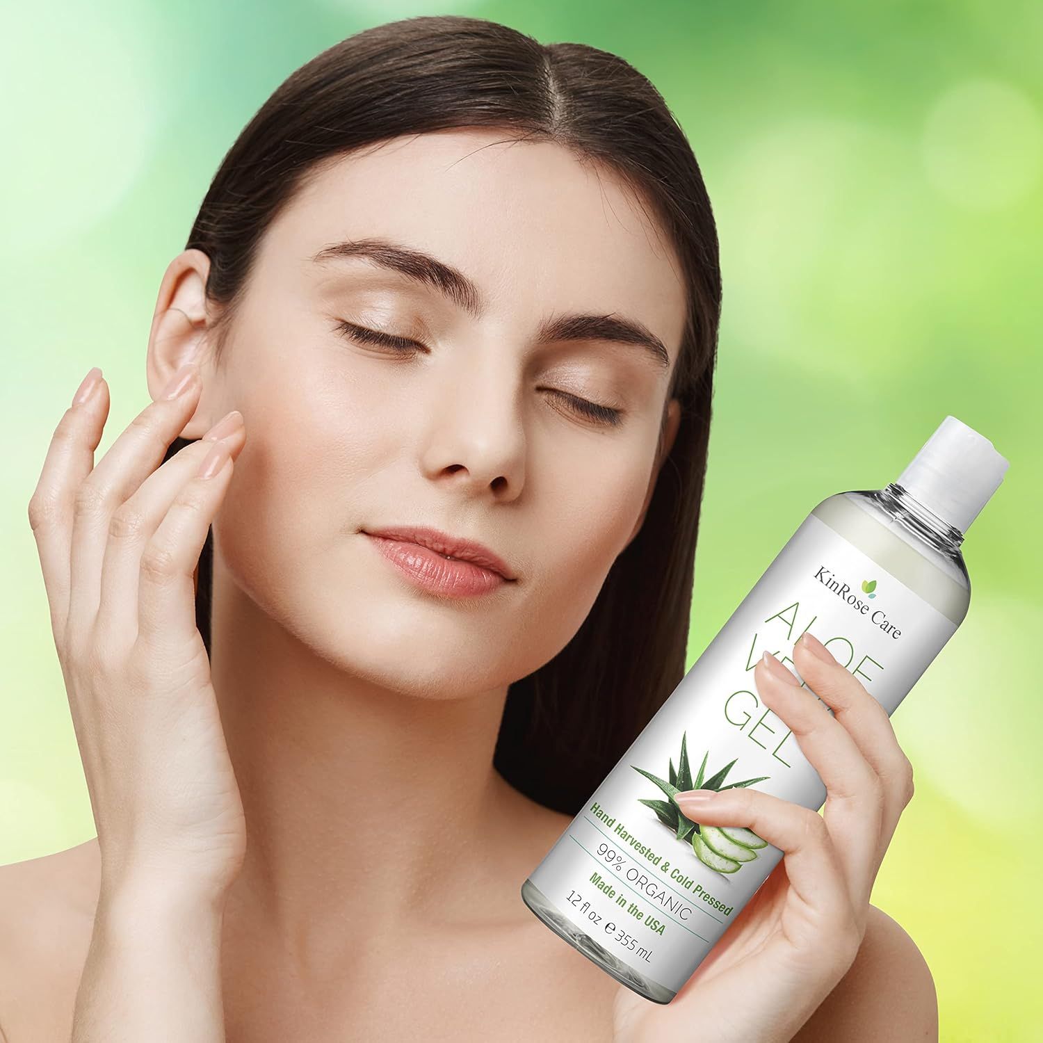 Demonstrates the product in a real-world skincare routine context, showing a model using the aloe gel to convey a sense of freshness, natural beauty, and gentle skin care.