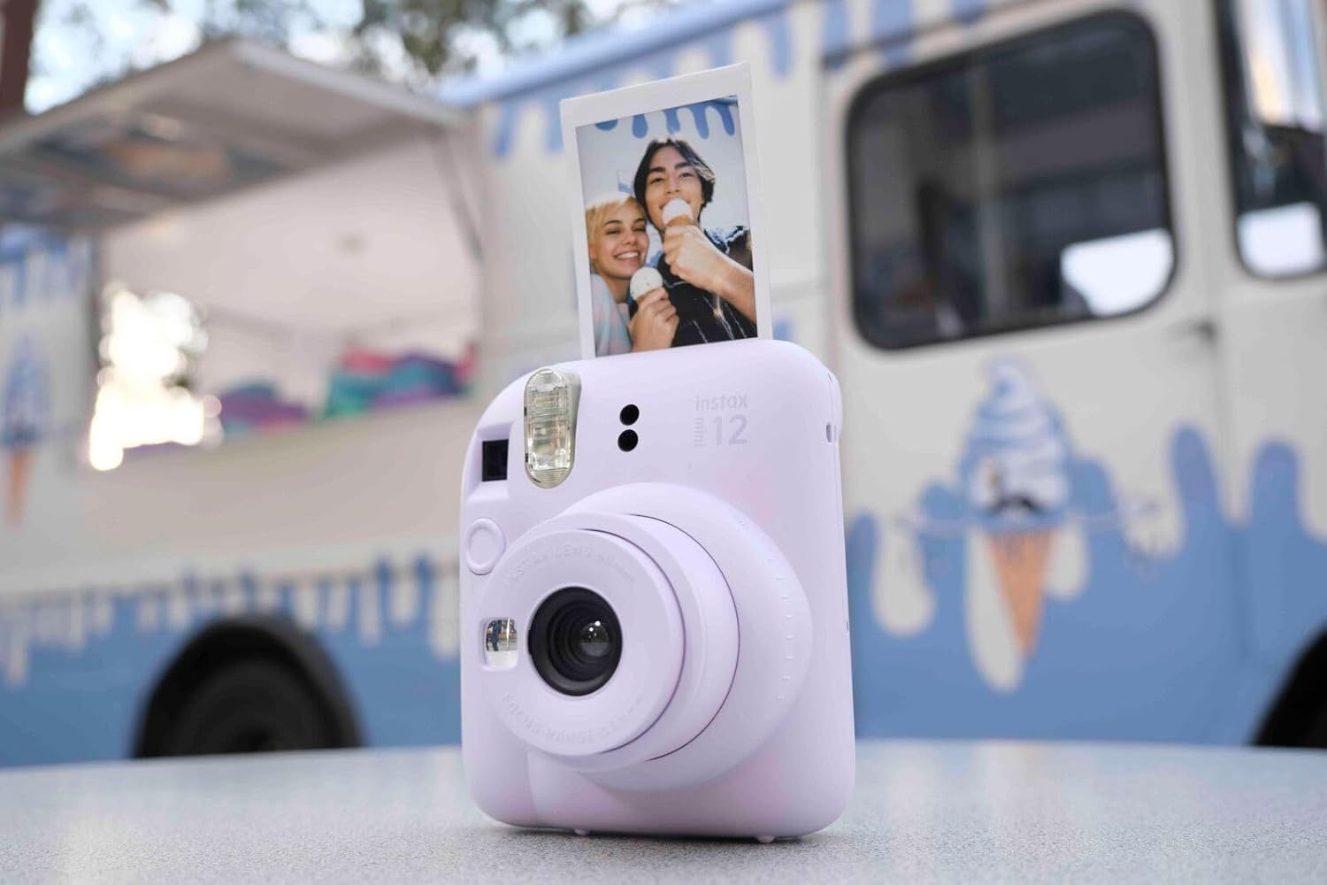 Demonstrates the product in a real-world outdoor setting to show how it fits into everyday lifestyle moments and social experiences.