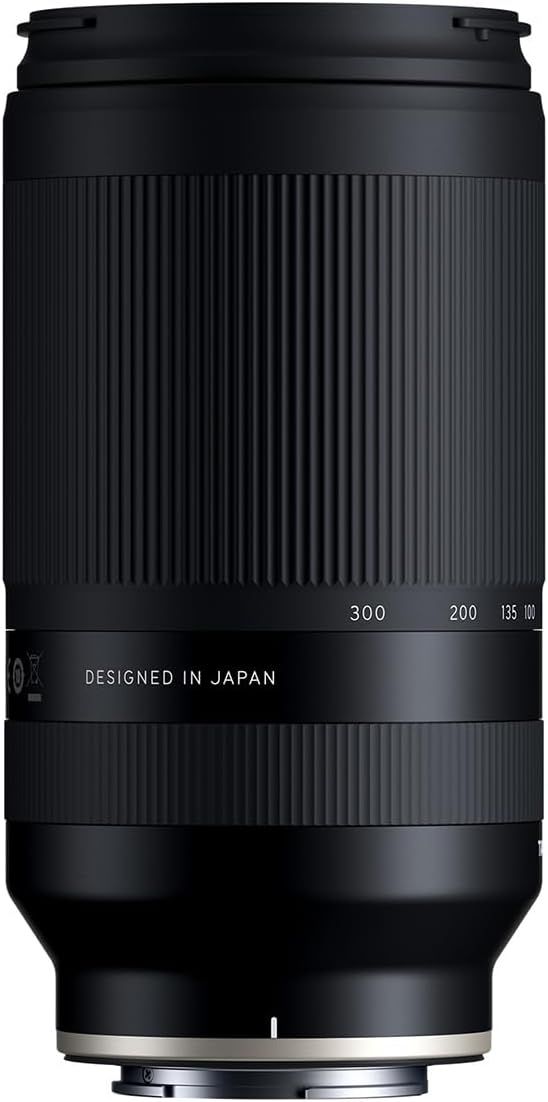 Provides a clean, catalog-style view of the camera lens on a white background to show the product clearly without distractions.