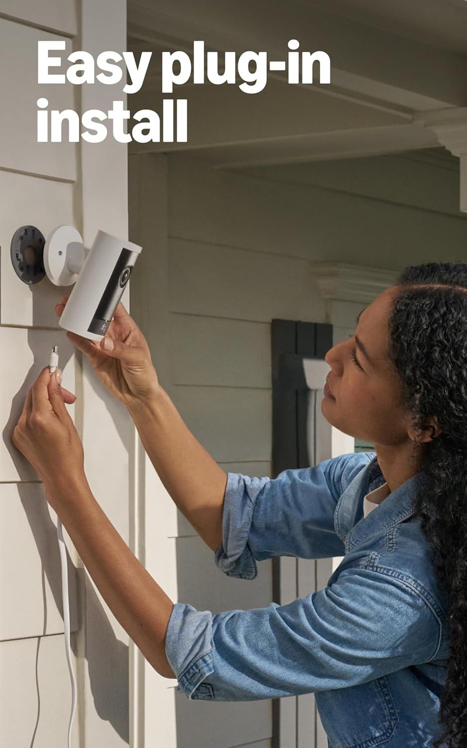 Demonstrates the simple plug-in installation process to reassure shoppers that the product is easy to set up without professional help. Highlights the ease of installation as a key benefit, showing…