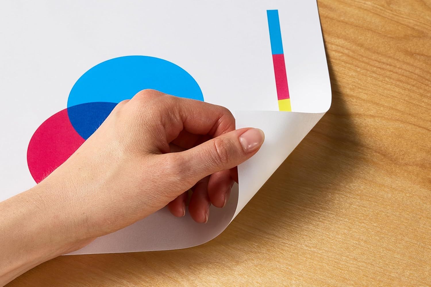 Demonstrates how easily the product (likely a sticker, label, or decal) can be peeled and removed, reassuring shoppers of its user-friendly application and repositionability.