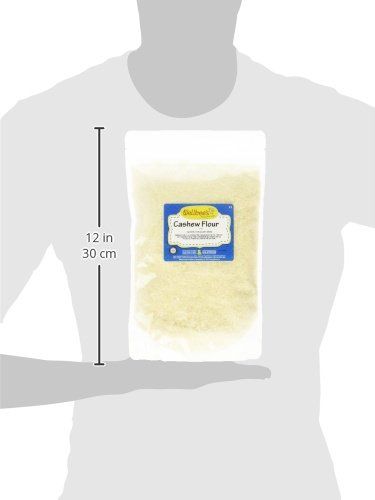 Shows the physical size of the product package using a measurement scale and human body reference to help shoppers understand how large the product is before purchasing.