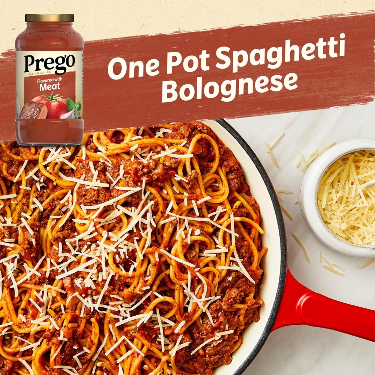 Demonstrates a specific recipe use case for the Prego sauce, showing shoppers how the product can be used to create a complete one-pot spaghetti bolognese dish.