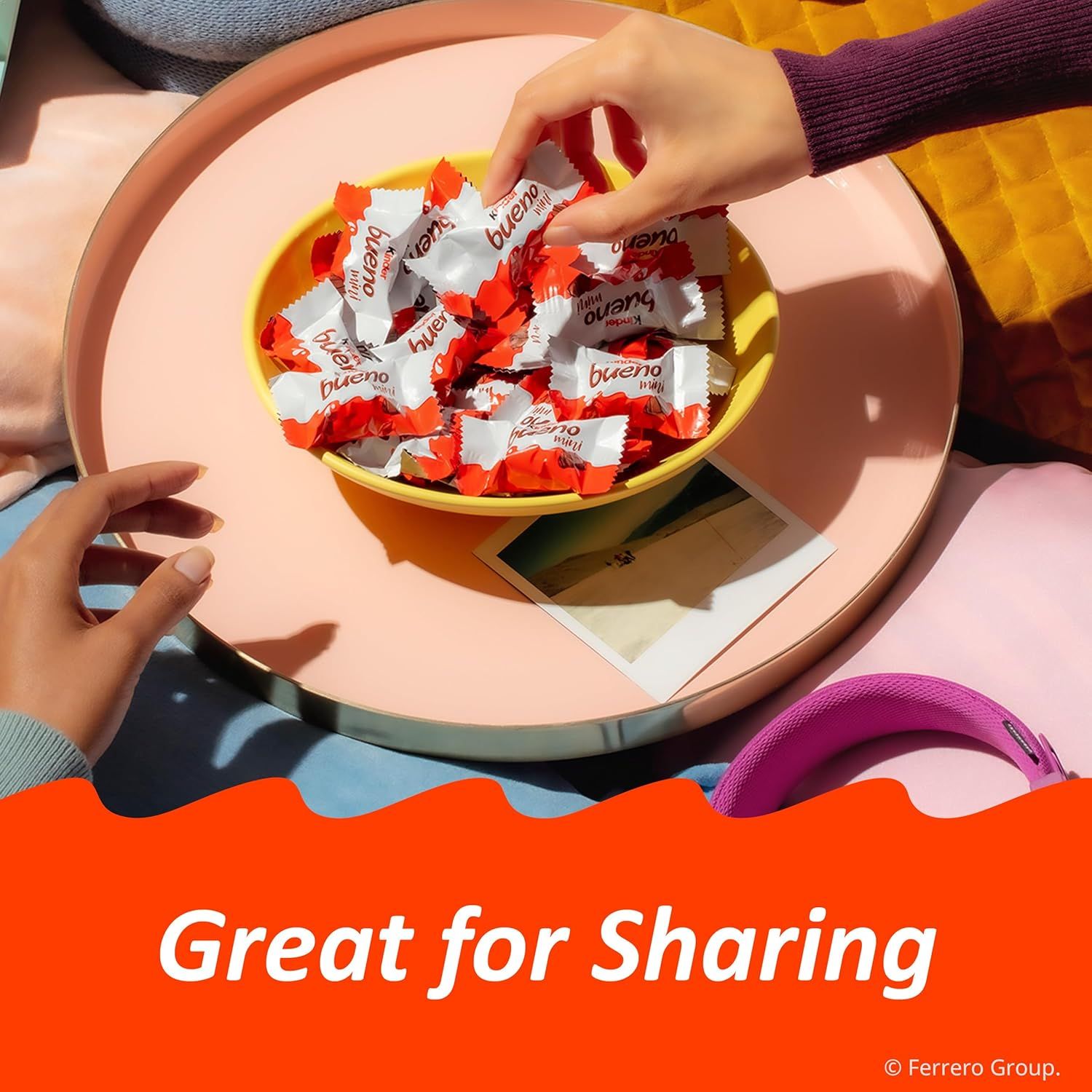 Communicates that the product is ideal for sharing in social settings, emphasizing its suitability for group enjoyment and gatherings.