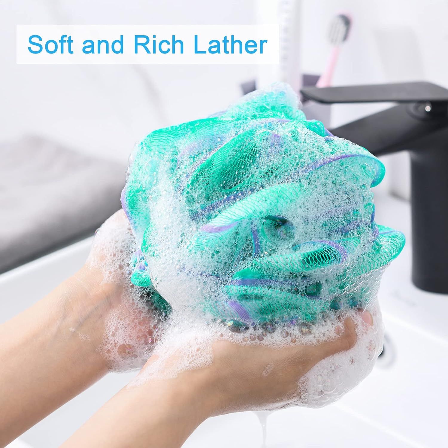 Demonstrates the product's ability to create a luxurious, soft, and rich lather, reassuring shoppers of its quality and pleasant user experience.
