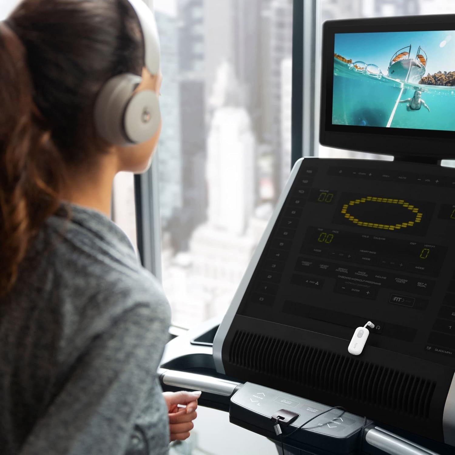 Demonstrates the product being used in a real-world fitness setting to help shoppers visualize how they would use the equipment in their own environment.