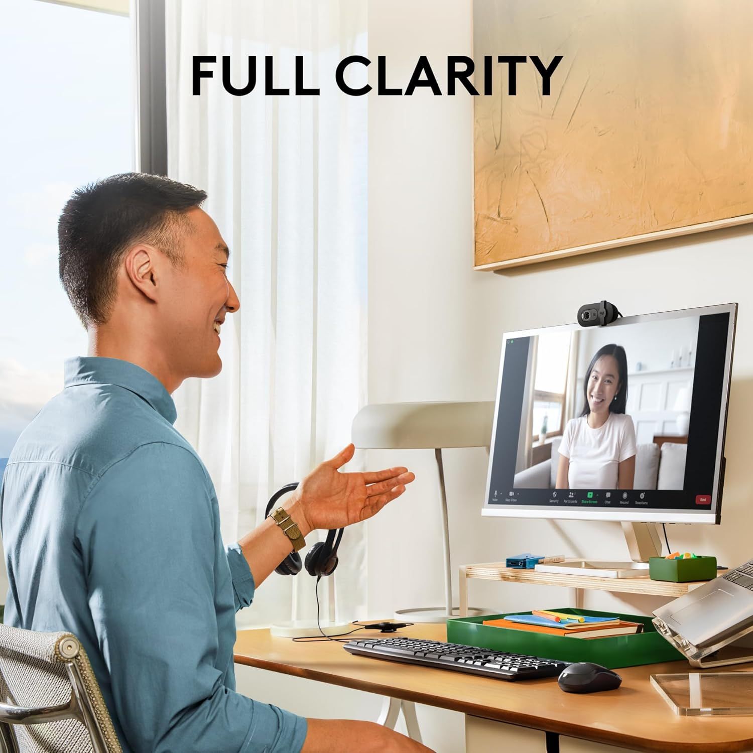 Communicates that the webcam delivers clear, high-quality video for video calls and conferencing, reassuring shoppers of excellent visual performance.