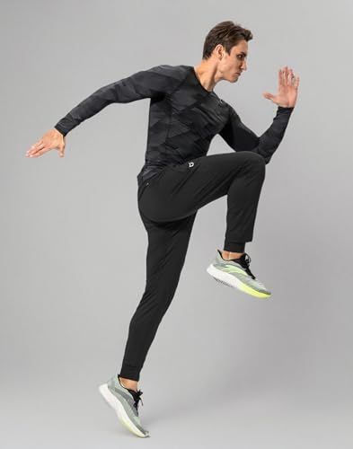 Demonstrates the product in a real-world athletic context, showing the apparel and footwear during dynamic movement to help shoppers visualize the product in use.
