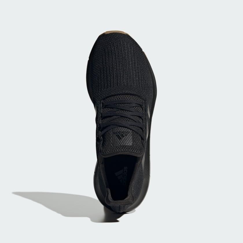 Provides a clean, catalog-style view of the shoe from above to show the product's design, knit texture, and overall appearance without distractions.