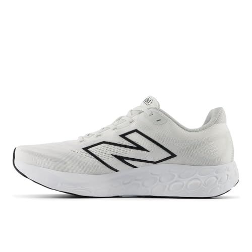 Provides a clear, unobstructed view of the shoe's design and profile for shoppers to see the product details without distractions.