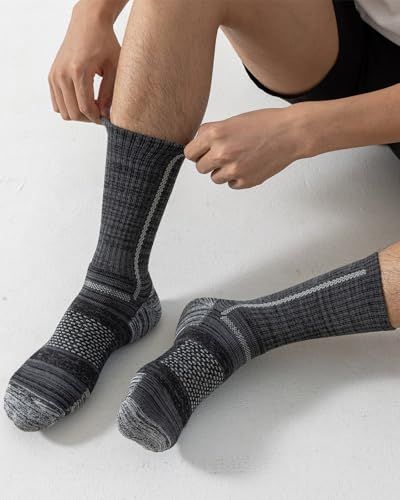 Highlights the sock's engineered construction with multiple functional zones (cushioning, support, grip) to communicate quality and performance design.