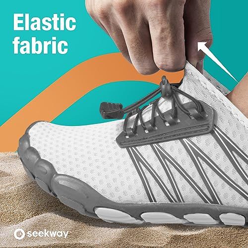 Highlights the elastic fabric material of the shoe's upper to communicate flexibility and comfort. Demonstrates the shoe's elastic fabric feature to reassure shoppers about comfort and flexible fit.