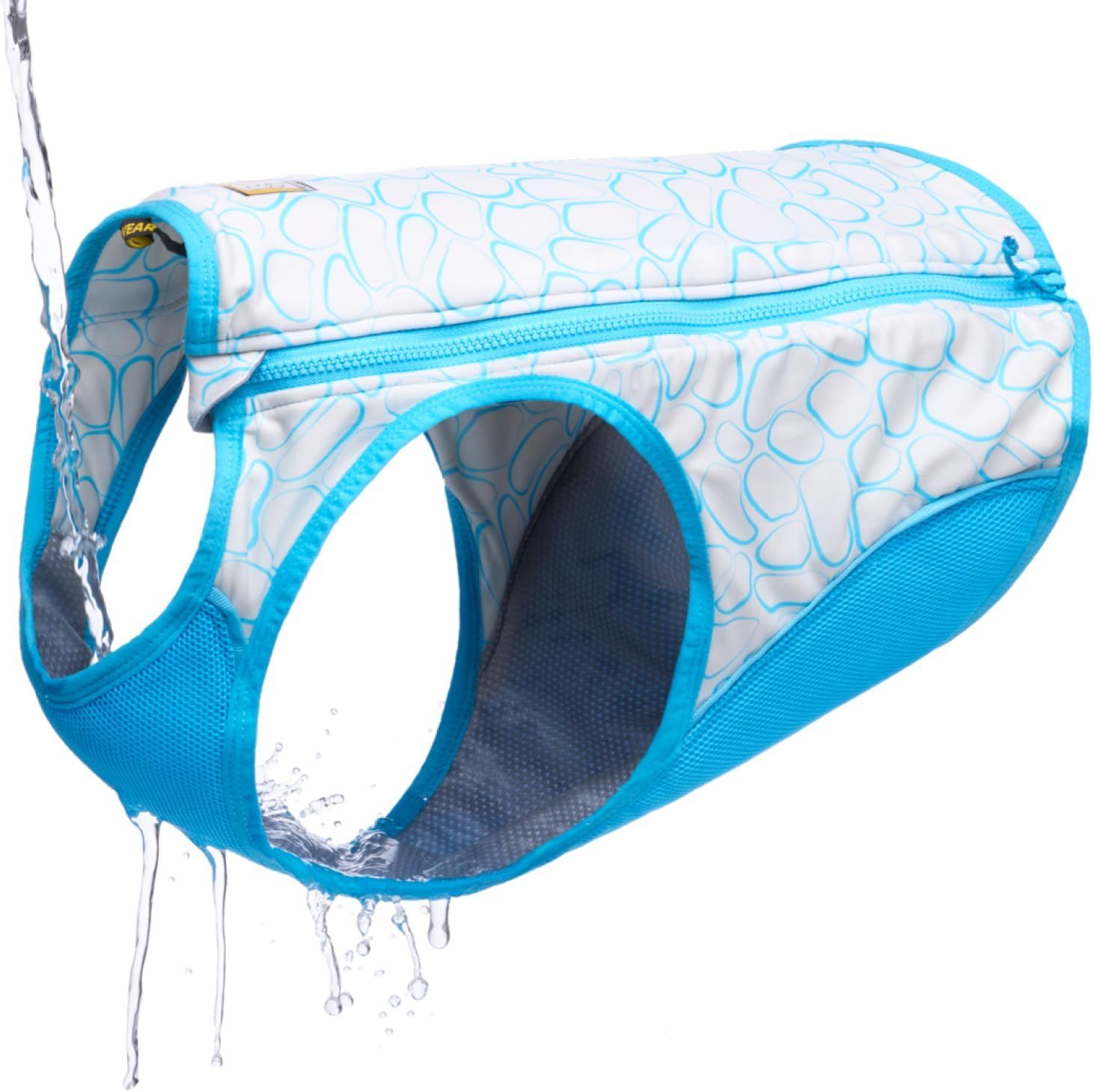 Provides a clean catalog-style view of the product with water splash effect on a pure white background.